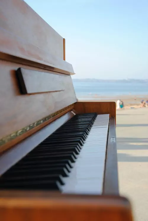 Apprendre le piano à Cancale école de la fausse note en bretagne